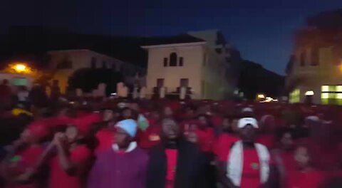 Zuma survives no motion vote but still on shaky ground (ZTo)