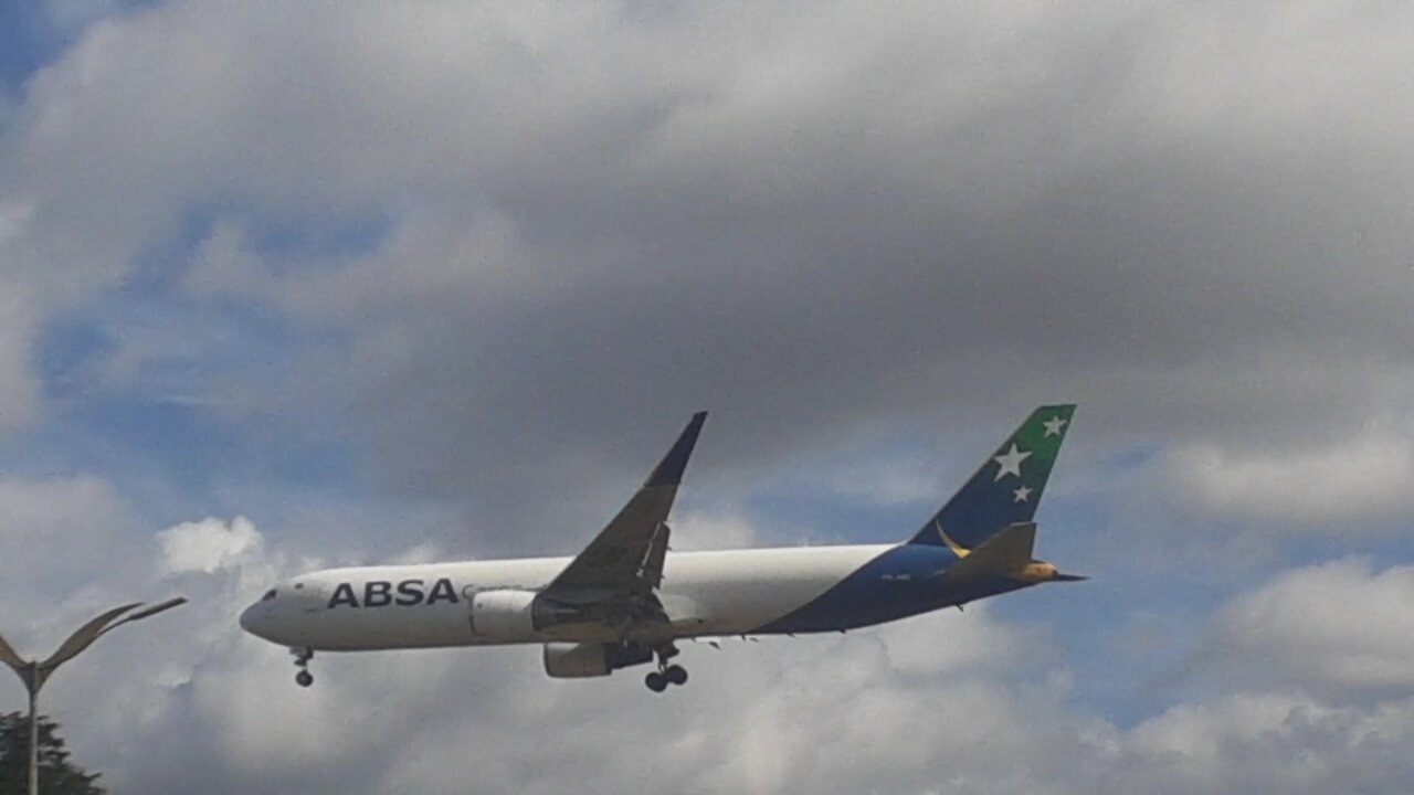 Boeing 767-300ERF PR-ABB vindo de Campinas para Manaus