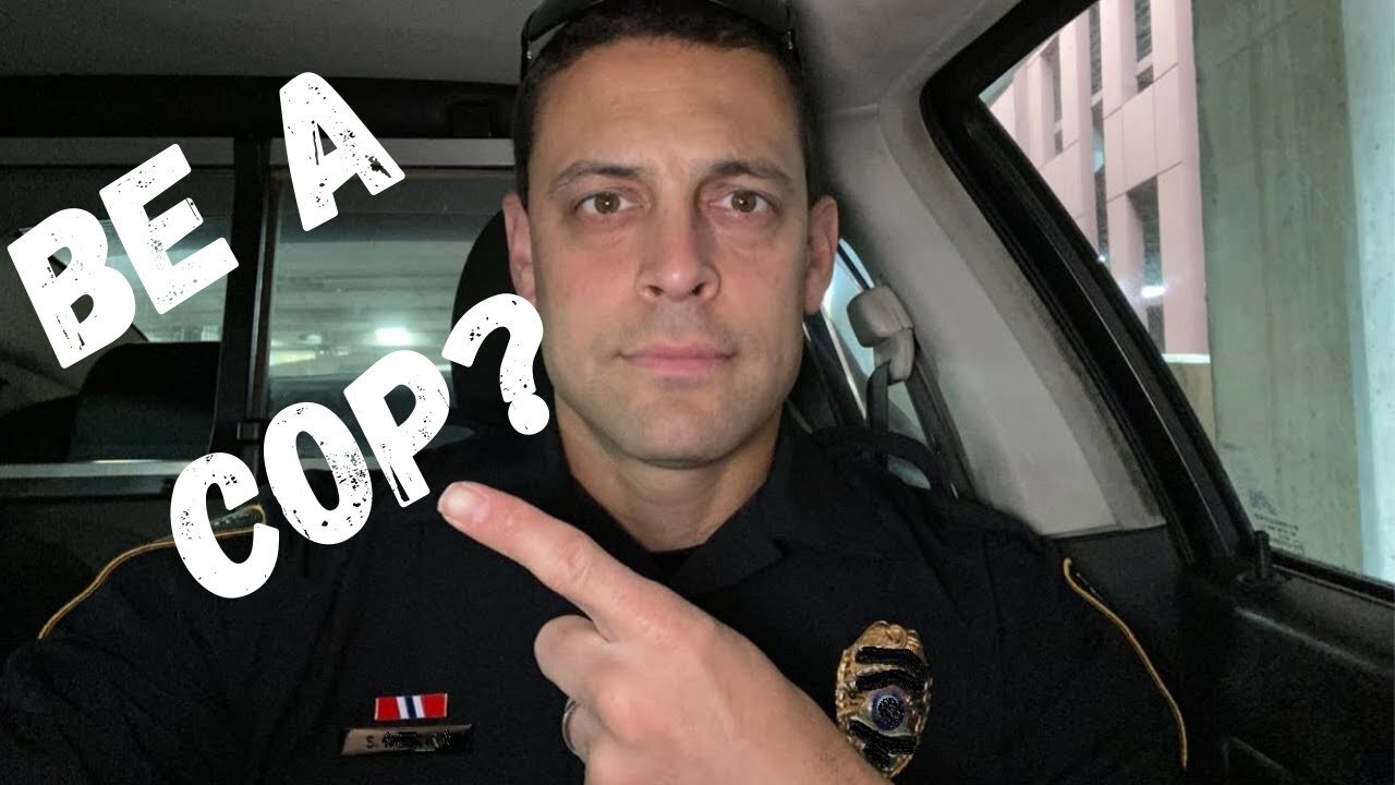 Should I Become a Cop [In 2021]