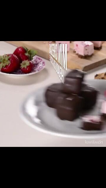 Mini Cheesecake Ice Cream with Chocolate