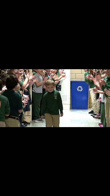 A Little Boy Who Beat Cancer Gets A Warm Welcome From His Entire School