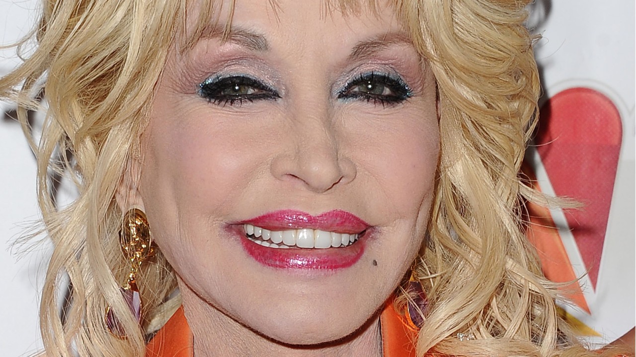 Dolly Parton's Extremely Sensible Reason For Looking Fabulous 24/7