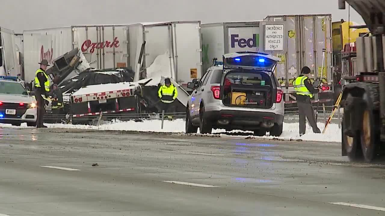 Multiple crashes, one involving 50 cars, snare traffic around Youngstown