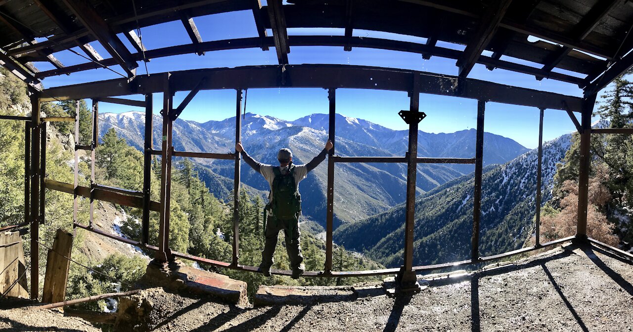 A Hike To The Abandoned Big Horn Mine - Winter 2018