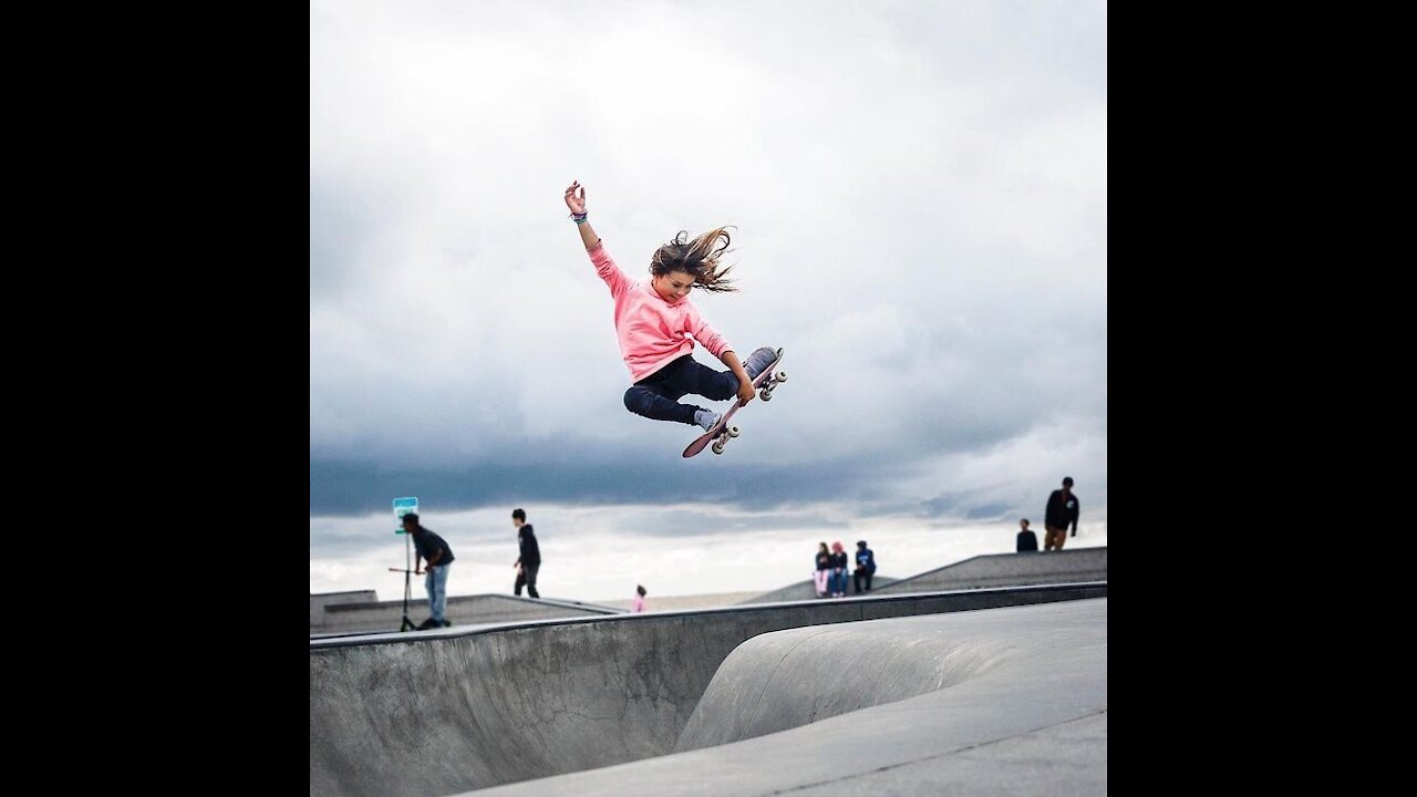 nailed it,great watsaap video,girl skateboarding,practice,perfect