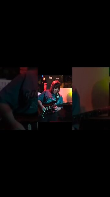 Jamming to the blues- Cari Dell- female blues guitarist
