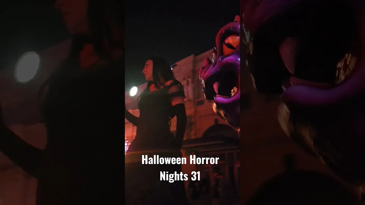 Why Are They So Tall...At Halloween Horror Nights?