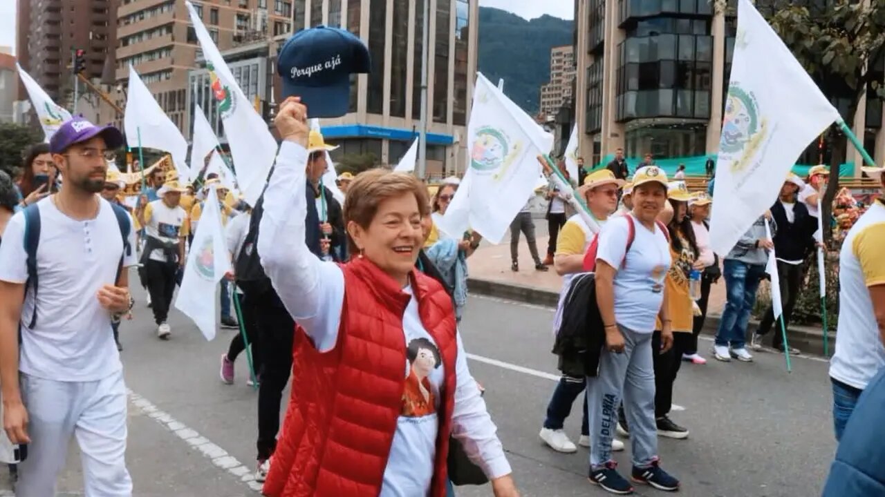 🎥La MinTrabajo, Gloria Ramírez salió a las calles acompañar a las centrales obreras en las marchas 👇