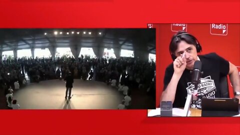 Letta: "Il vaccino è libertà", ma gli applausi sono finti