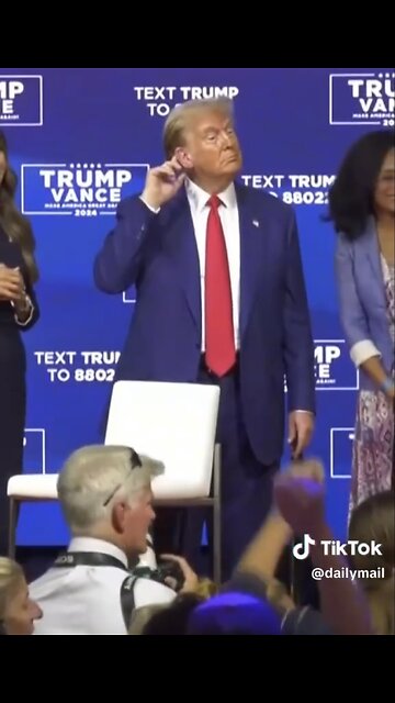 TRUMP❤️🇺🇸🥇🪽TRIBUTES RALLY MUSIC TO SUPPORTERS🤍🇺🇸🏅🪽🕺AT PENNSYLVANIA TOWN HALL💙🇺🇸🏅🪽⭐️