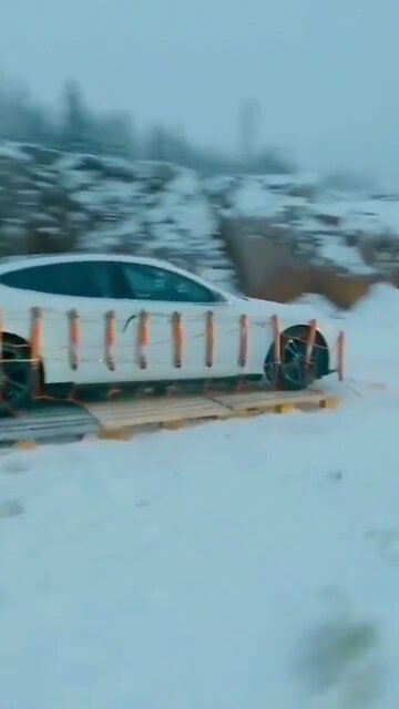 Tesla owner blows up car with 30kgs of dynamite after told 22K to replace battery