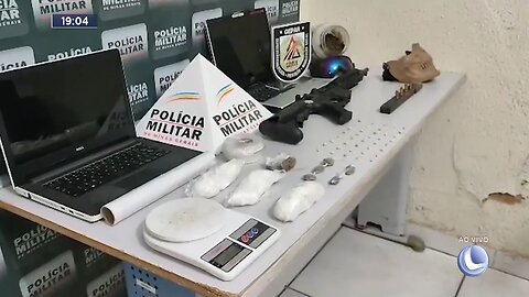 Urgente: Operação Policial no Morro do Carapina apreende metralhadora e drogas.