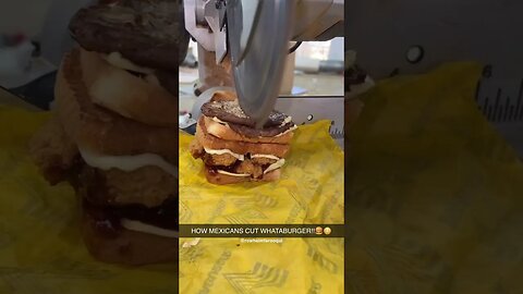HOW MEXICANS CUT WHATABURGER!!🍔🇲🇽😎#shorts