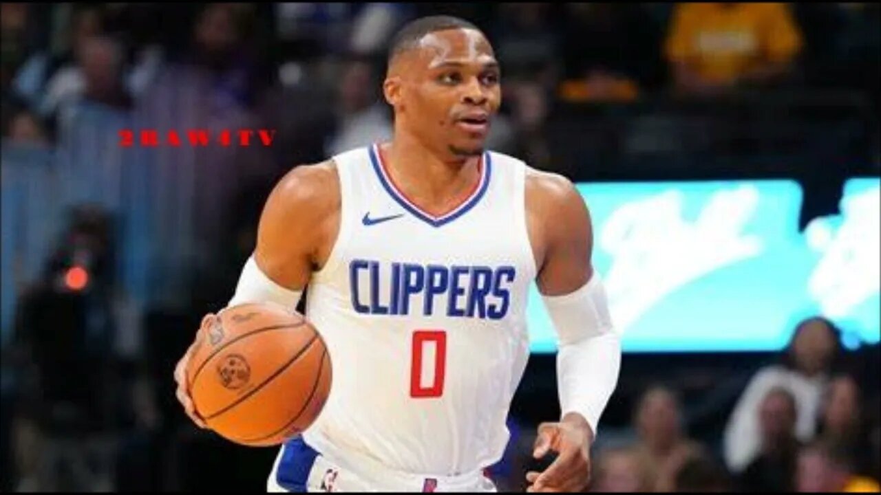 RUSSELL WESTBROOK OFFERS TO COME OFF THE BENCH FOR CLIPPERS TO HELP TEAM!