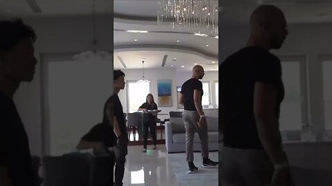 Andrew Tate Pays Barber 10 grand$!