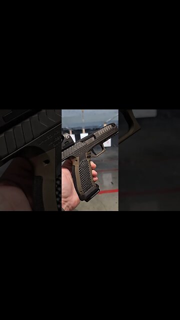 Seems so Alien. @laugoarms