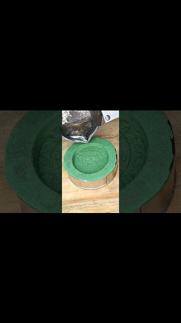 Arts and Crafts of Metal Smelting Melting on Kinetic Sand #shorts #shortsfeed #kineticsand