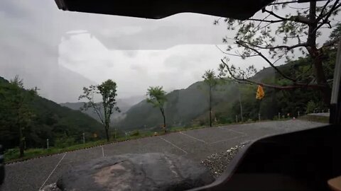 5 @@@ Camping alone in the car on the day of the typhoon