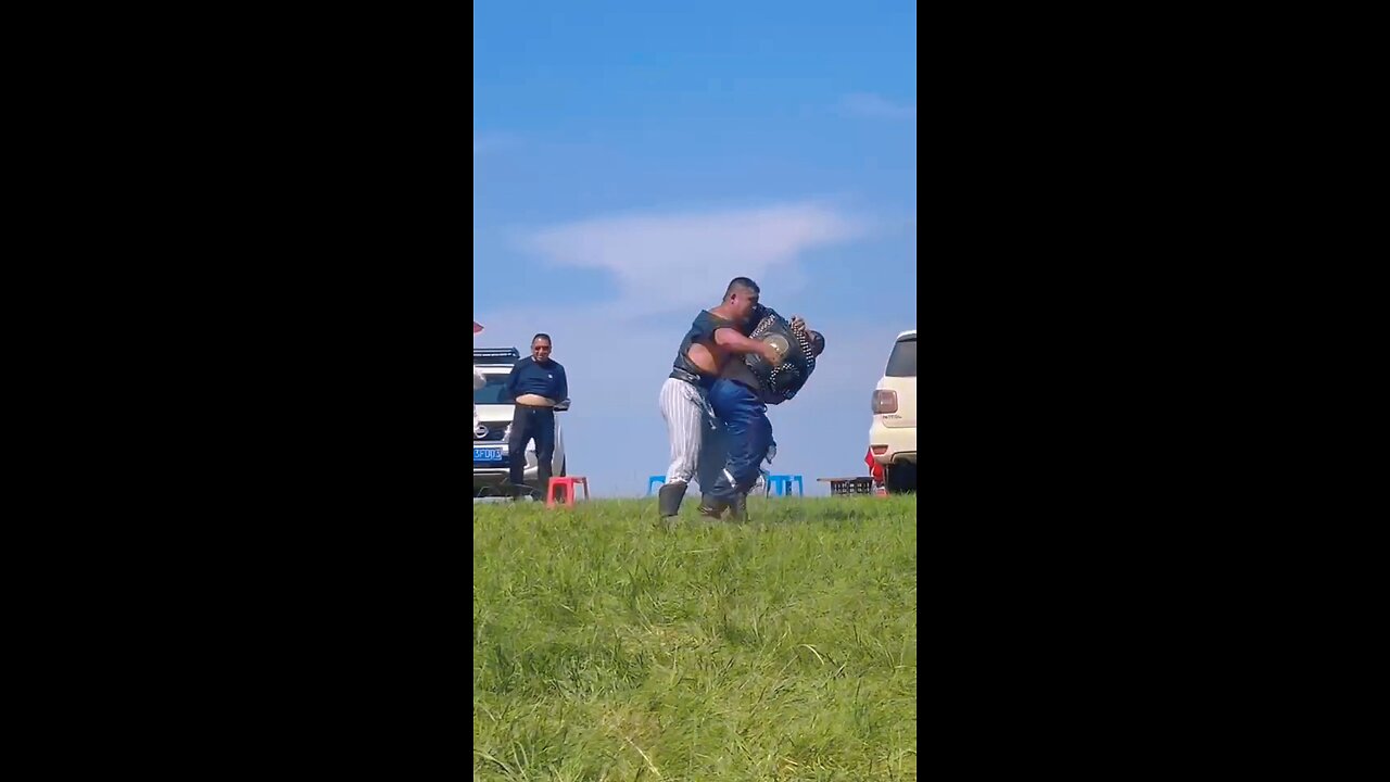 The Body Drop Throw of Inner Mongolian Wrestling