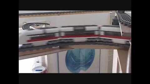 Large Lego Train 7897 layout around my livingroom, 71 meters track!