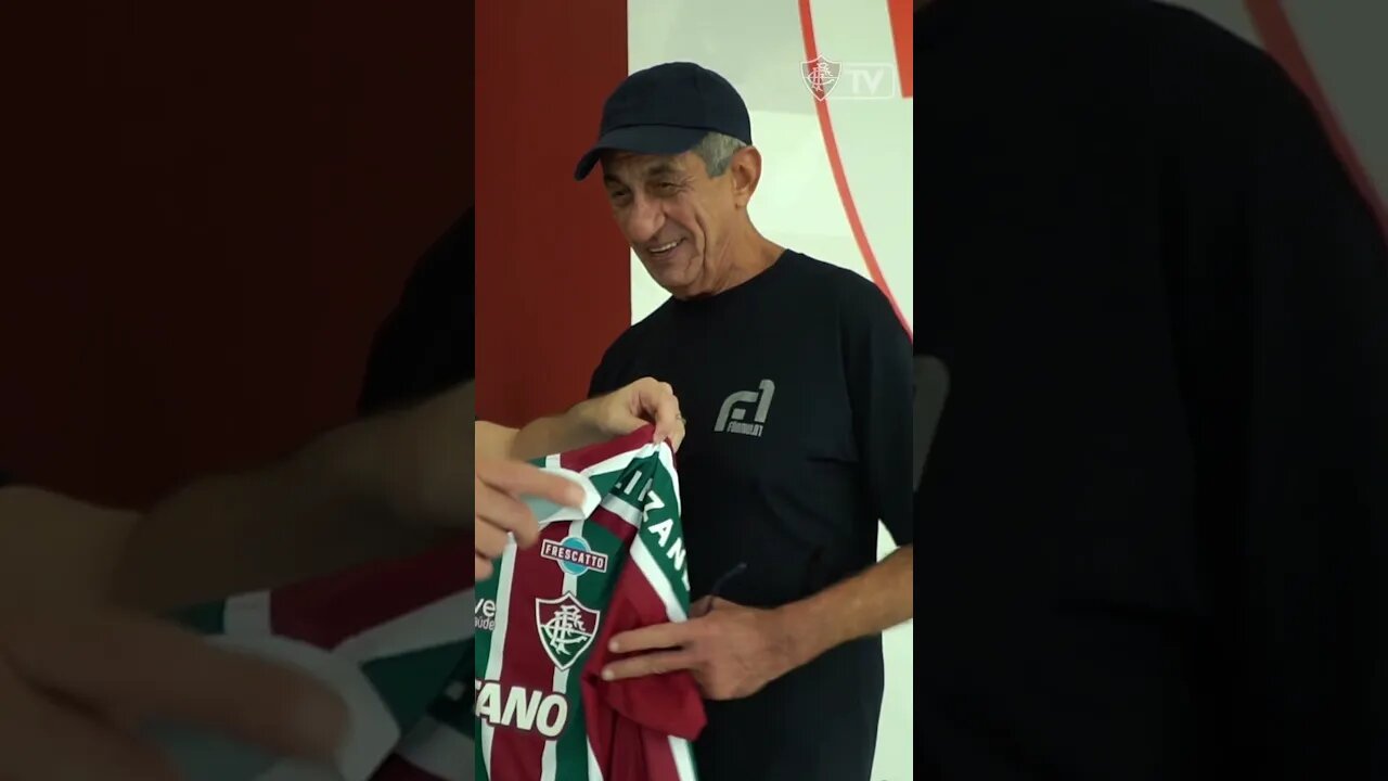 QUEM ME DERA SER UM PEIXE! FAGNER ENCONTRA AMIGOS NO CT DO FLUMINENSE