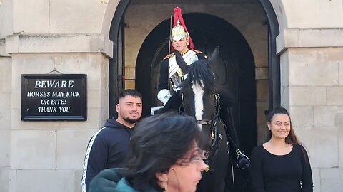 GET OFF THE REIN EASTER SUNDAY #horseguardsparade