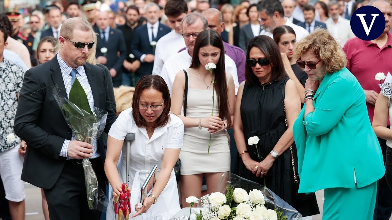 Barcelona recuerda en respetuoso silencio a las víctimas del 17-A