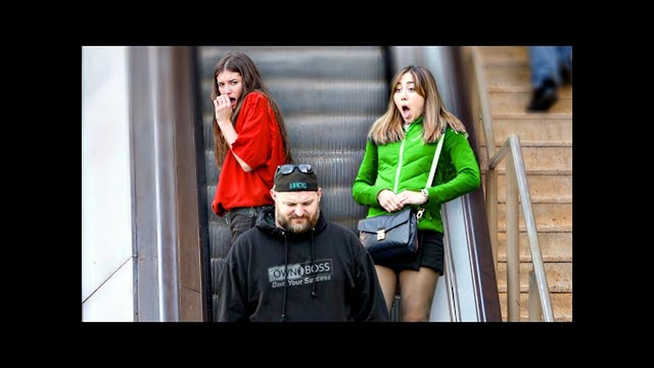 That's FOUL! Funny WET FART Prank on the Escalator in VEGAS!!