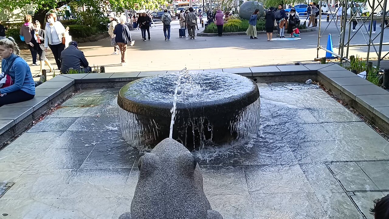 Fountain in one of the entrances of Ueno Park