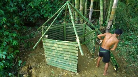 Bamboo huts and clay fireplaces on cliffs. ~10