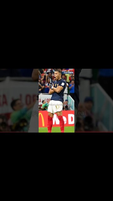 CR7 OU MBAPPÉ? QUEM É O MELHOR NA SUA OPINIÃO?