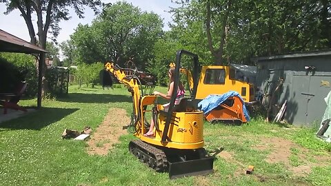 SOFIE DRIVE MINI EXCAVATOR