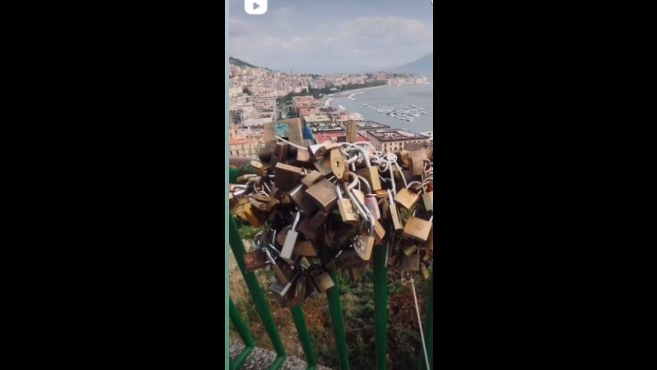 Explore the hidden gems of th Amalfi Coast, from secluded beaches to quaint lemon groves.❤️