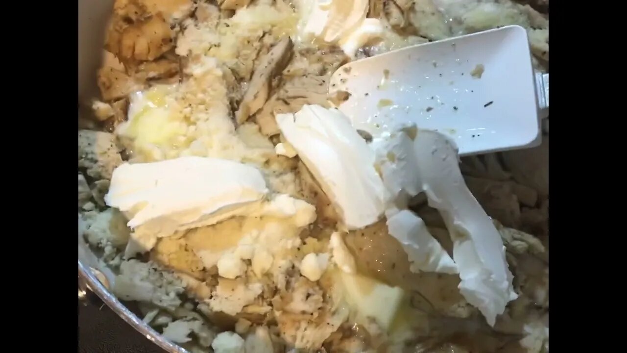 MAJOR EASY Chicken Alfredo Over Pasta, AND Feeds Family with Teenagers (Plus Leftovers!)