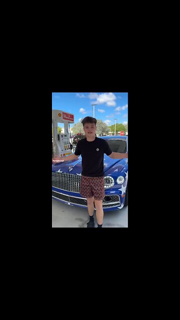 Streamer Jack Doherty buys Bentley with President Trump's face..