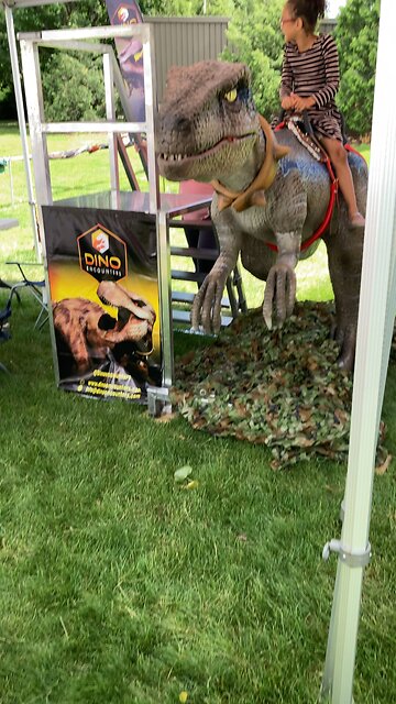 DINO Encounters at Walleye Weekend