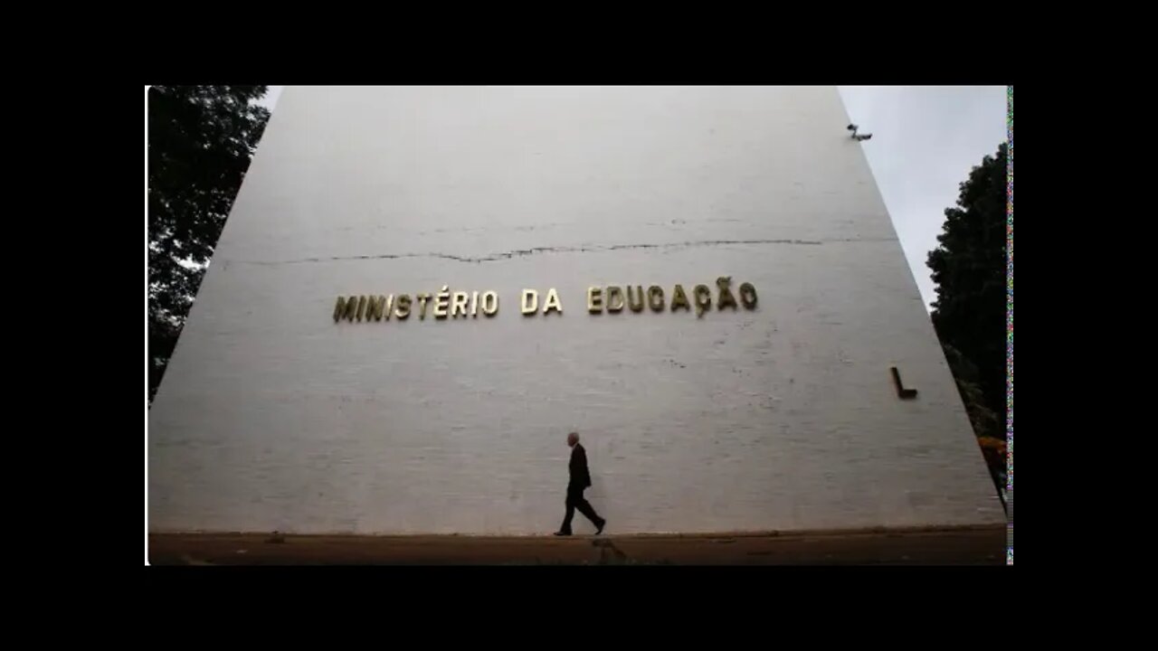 MEC defende punição contra manifestação política em universidades