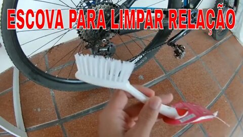 Dica de escova boa para limpar a relação da bike