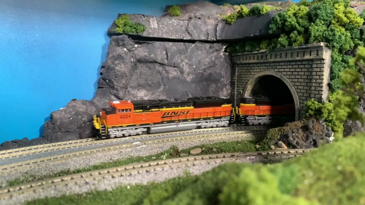 Pre-Review run of my BLI Paragon 3 SD70aces #9224 & #9268