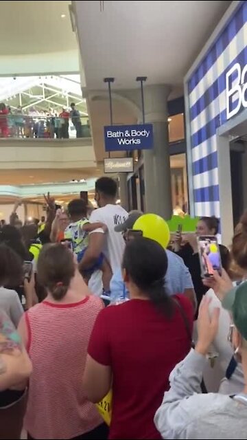 Giannis Antetokounmpo, partner Mariah spotted at Mayfair Mall with newborn child