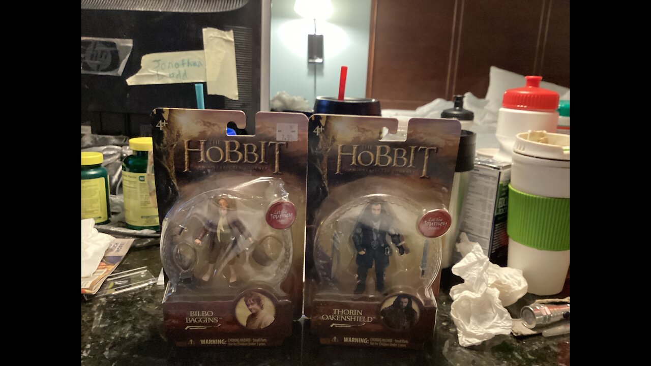 The Hobbit movie action figures of: Bilbo Baggins, Thorin Oakenshield.