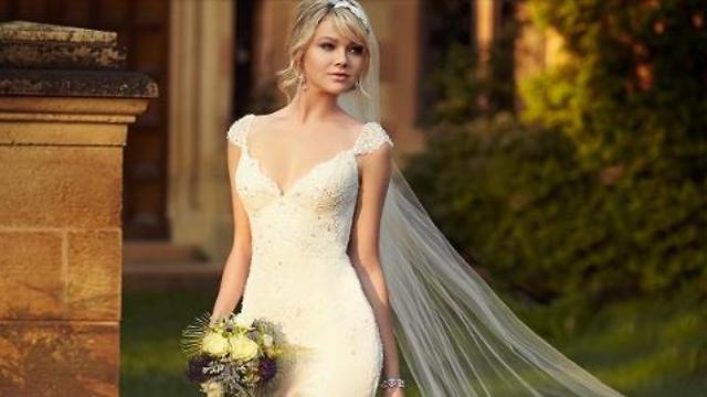 Save up to 85% on the cost of your wedding dress