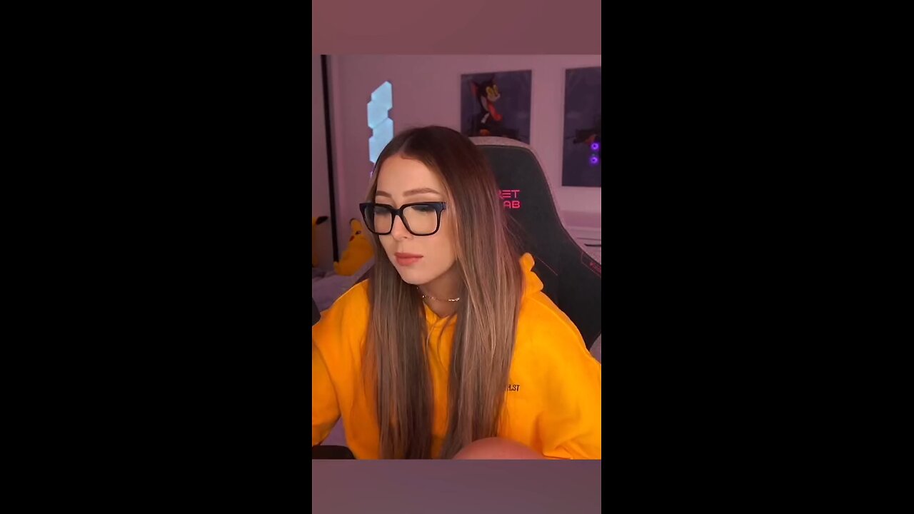 I SPRAYED IT LIKE AN HOUR BEFORE THIS TO SHOW CHAT ðŸ˜ðŸ’€ #twitch #twitchstreamer