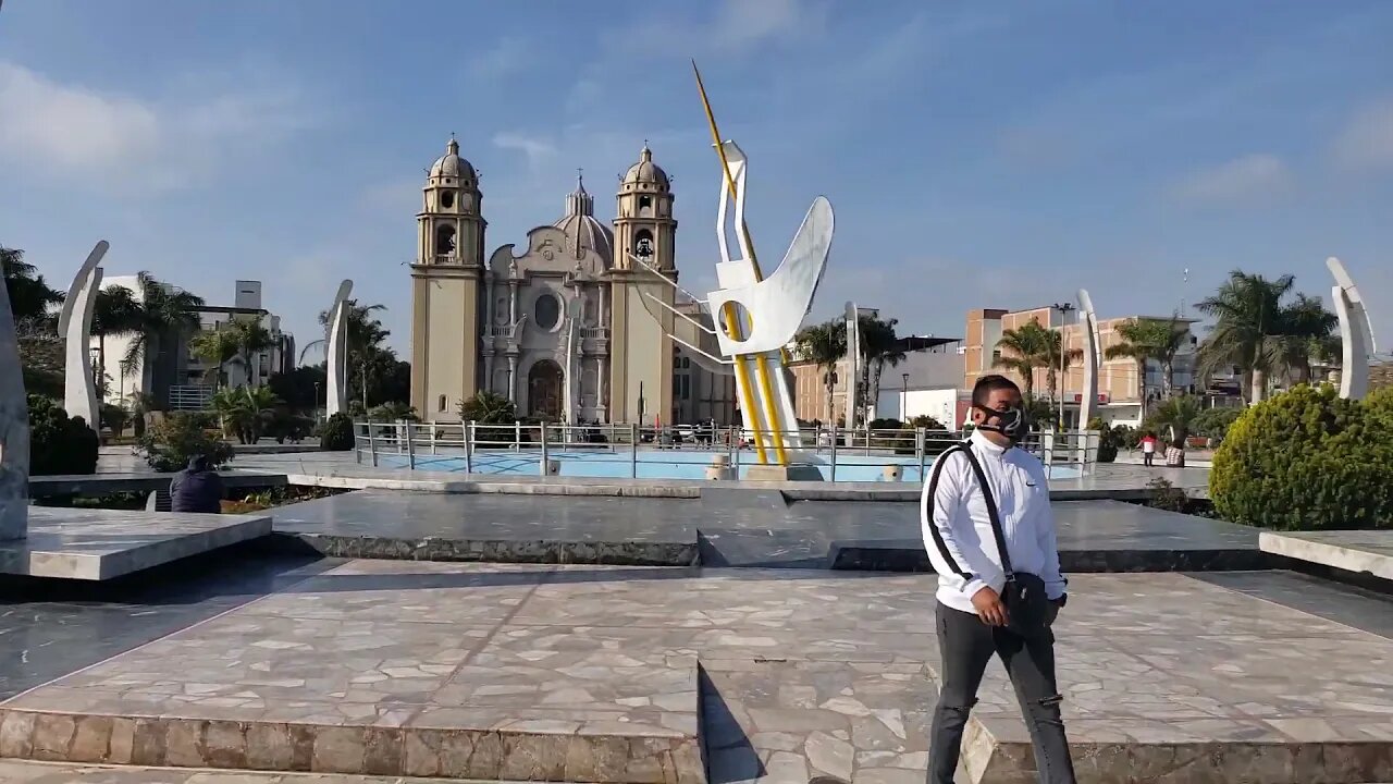 Plaza de Armas de Nuevo Chimbote - Perú - Video2