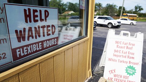 U.S. Employers Keep Hiring Briskly Even In Face Of Rate Hikes