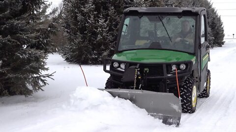 Drifting Snow VS. Gator 835M!