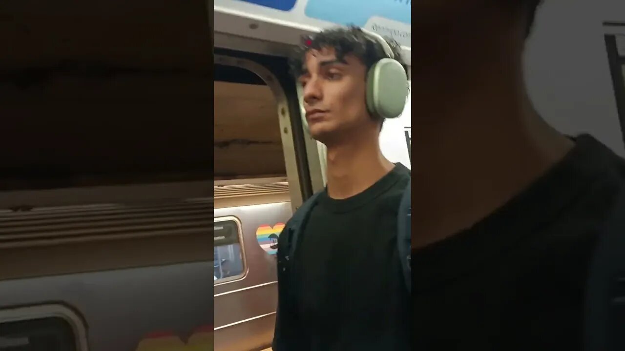 #Bodymechanicnyc Lloyd Leary #Playing #INSTRUMENT called #didgeridoo #subway #music #nyc #austria