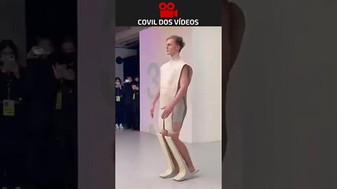 o desfile de moda mais bizarro do mundo 😱😱😱