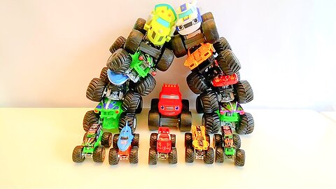 MONSTER JAM | GRAVE DIGGER | BLAZE MONSTER TRUCKS | HOT WHEELS MONSTER TRUCKS | EL TORO LOCO | MAX-D