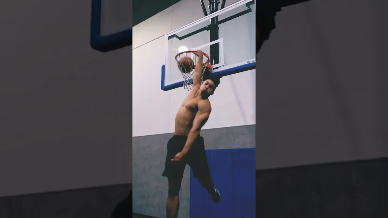 AWESOME OFF VERT DUNK 😵🚀 #Shorts #Dunk